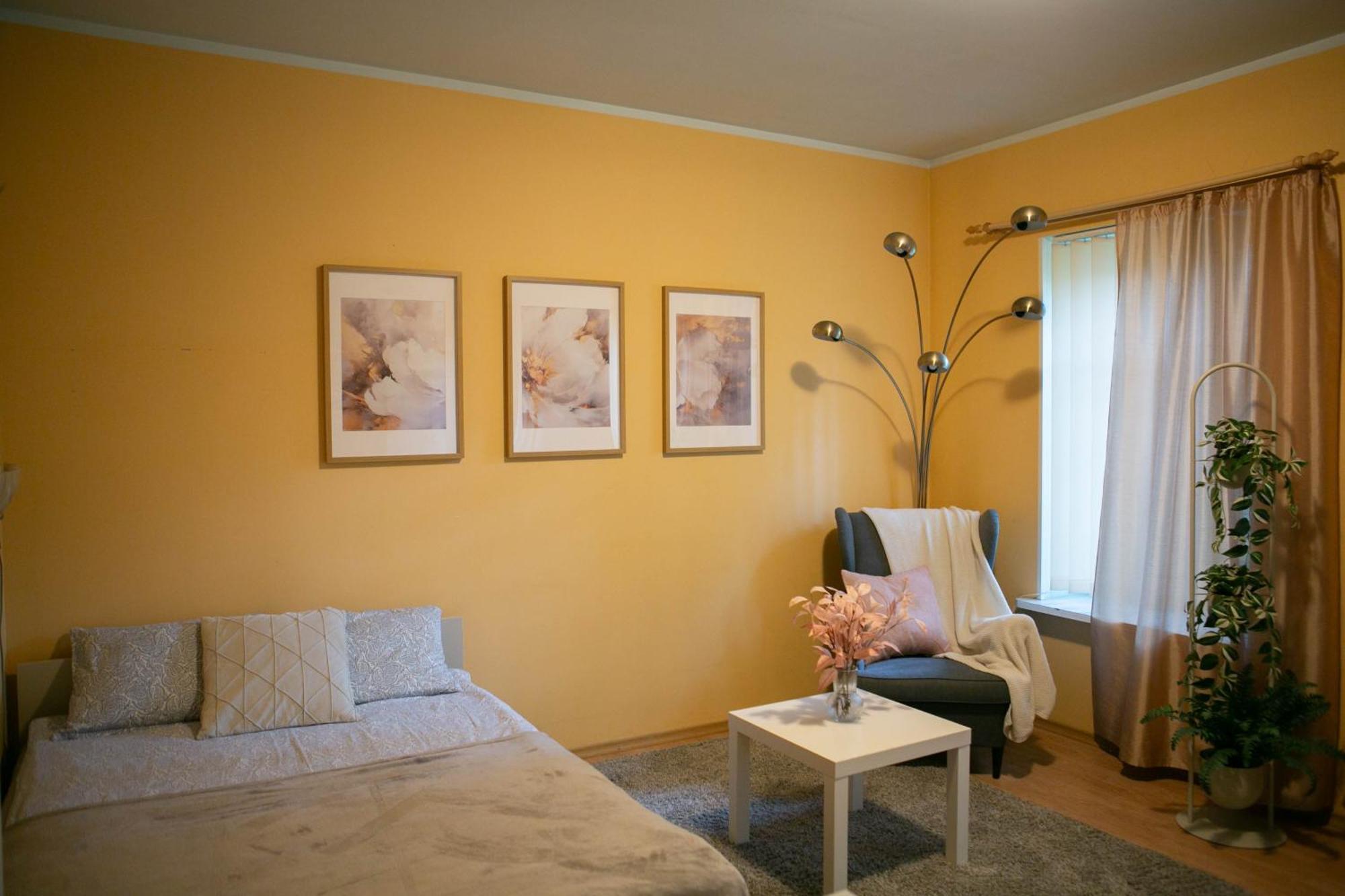 Center Of Apartments, Bus Station 1min, Airport 5 Min *
