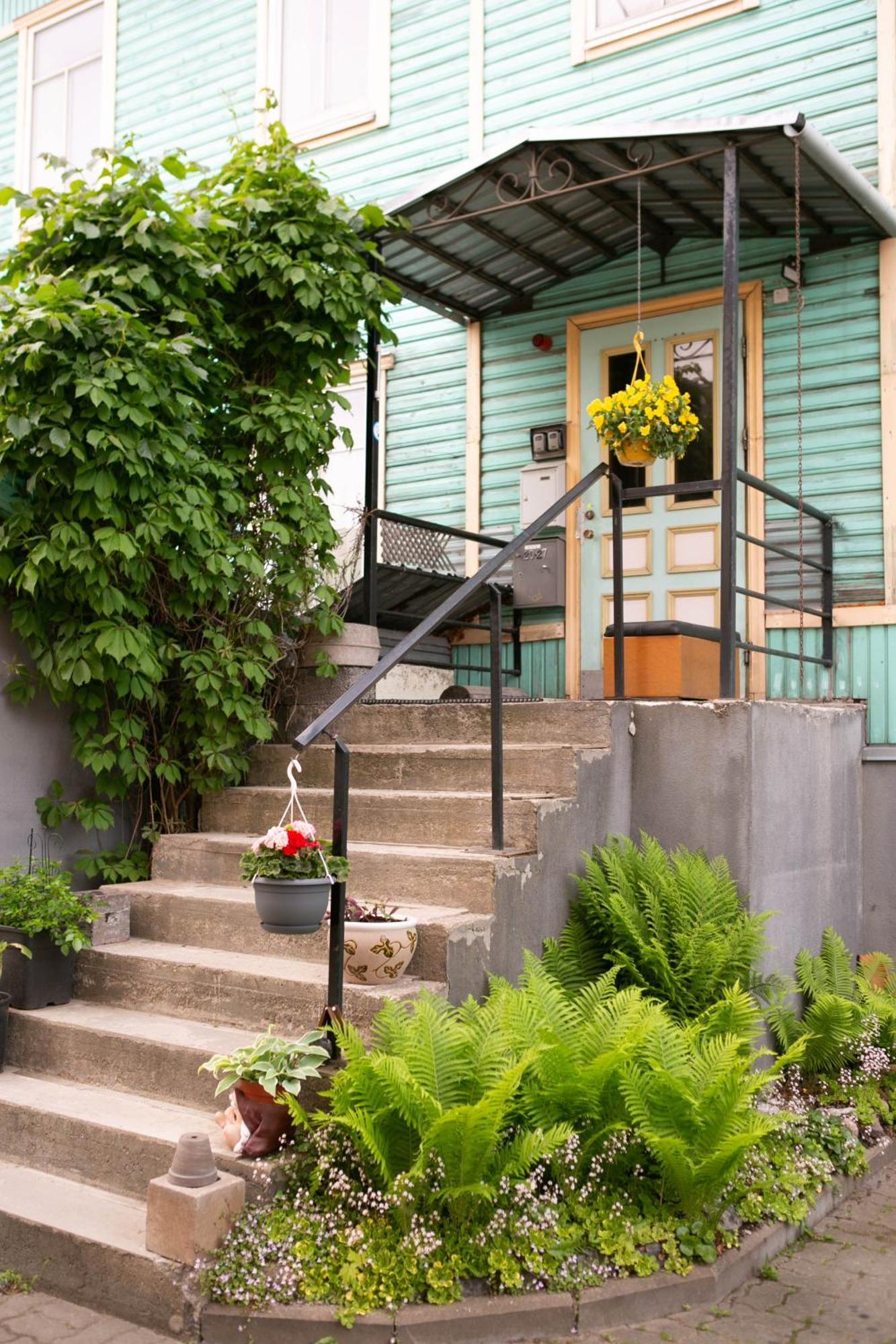 Center Of Apartments, Bus Station 1min, Airport 5 Min